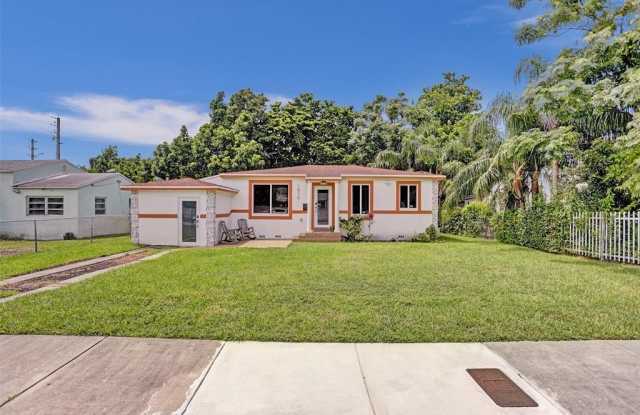 1010 NW 44th St photos photos