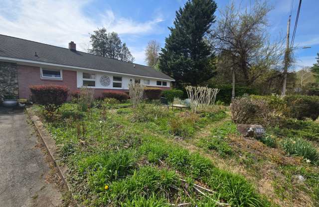 Whimsical 2 Bedroom, 1 Bathroom Unit in Havre de Grace photos photos