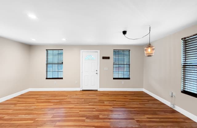 Charming Tampa Home Near Downtown & Ybor Gallery 3