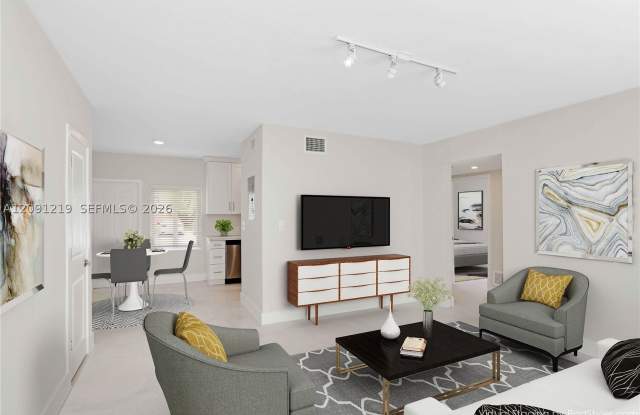 930 SW 24 Court Gallery 2