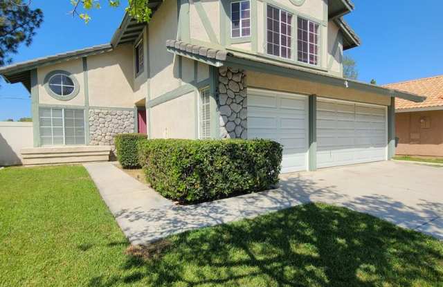 Two-Story 4-Bedroom Home in San Bernardino! photos photos