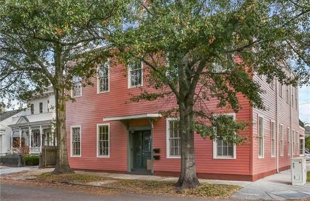 600 PELICAN Street photos photos