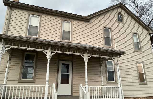 Charming 3-bedroom, 1-bath single-family home photos photos