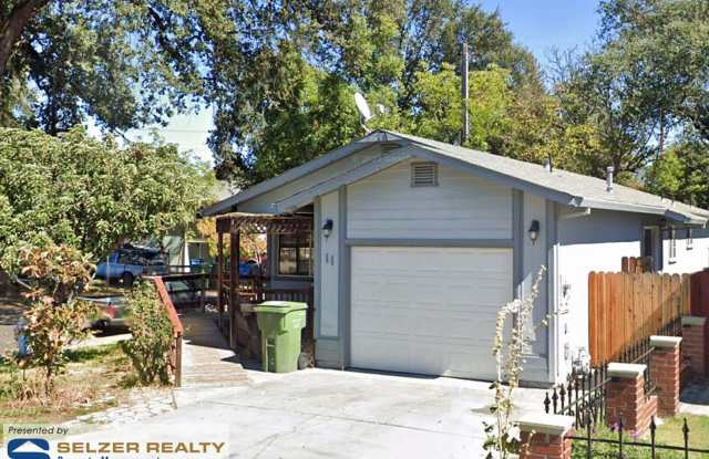 Cozy 3 bd. home on a conveniently located corner lot! photos photos