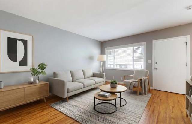 1529 Granville Avenue - 7 photos photos