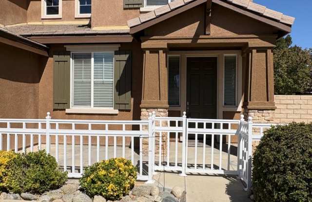 Beautiful Quartz Hill Home Offering 3662 sq. ft. RV Access on a Cul-de-Sac Gallery 3