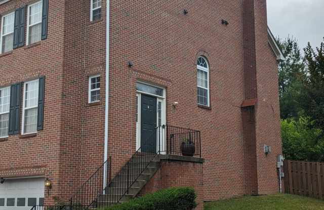 668 MCLEARY SQUARE SE - 668 McLeary Square Southeast, Leesburg, VA 20175