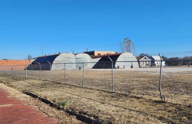 400 N Seaman photos photos