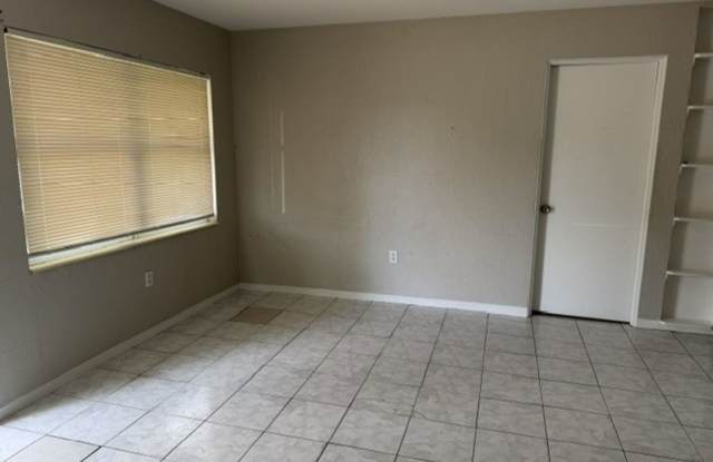 Charming 3-Bedroom Home in St. Petersburg! Gallery 3