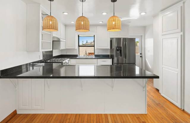 1166 Agate St photos photos