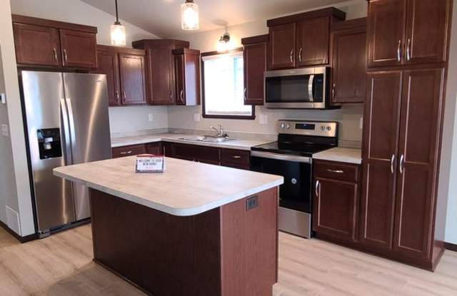 Modern 3 Bedroom Home with Garage & Fenced Yard for Rent! photos photos