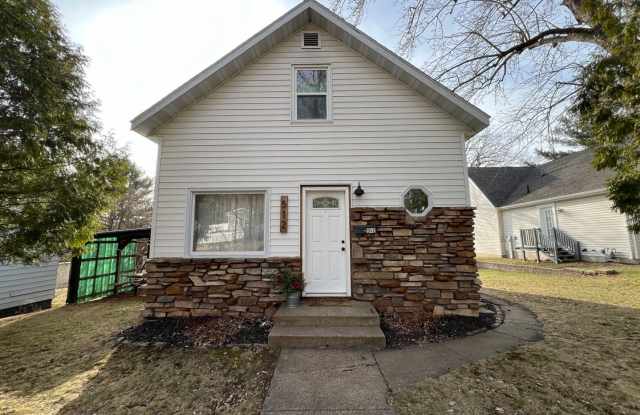 2 Bed 1 Bath Single Family Home in Wausau photos photos