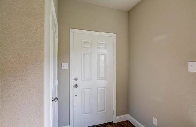 469 Canvas Court Gallery 4