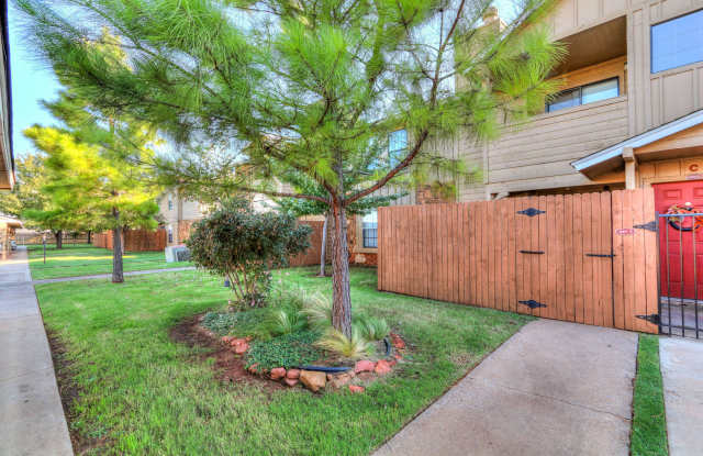 QUAIL SPRINGS GEM | COZY 1 BEDROOM TOWNHOME! Gallery 1