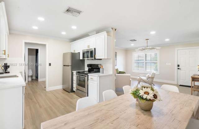 913 Lighthouse Drive, North Palm Beach, FL 33408 - 4022 Gallery 1