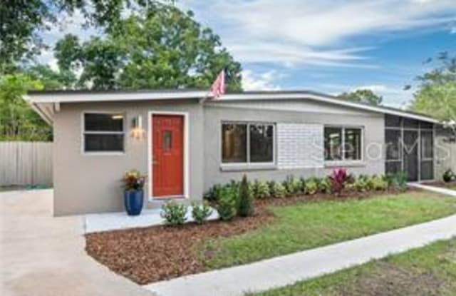 423 E CRYSTAL LAKE STREET - 423 Crystal Lake Street, Orlando, FL 32806