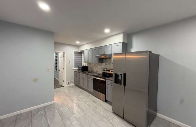 Newly Renovated Bi-Level One Bedroom photos photos Newly Renovated Bi-Level One Bedroom photos photos