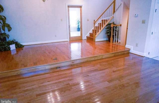 9400 REGENCY CREST Drive Gallery 3