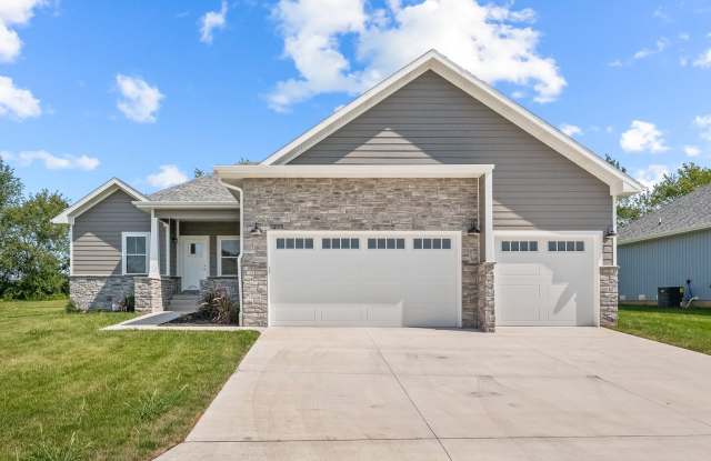 Beautifully Updated 4 Bedroom Home in Ozark, MO! photos photos