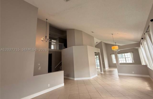 300 Cameron Dr Gallery 3