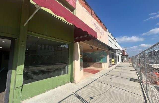 409 W Main Street - 409 West Main Street, Denison, TX 75020