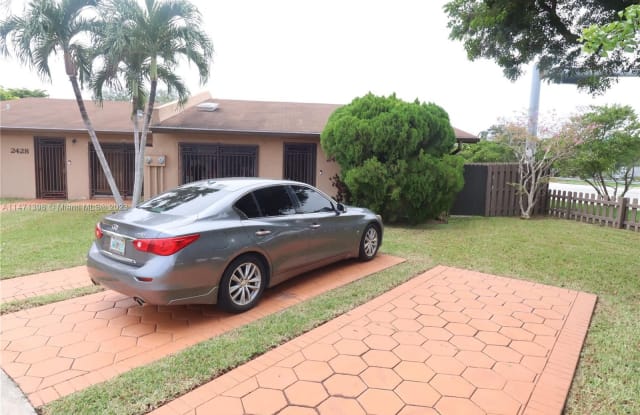 2426 SW 109th Ct - 2426 Southwest 109th Court, University Park, FL 33165