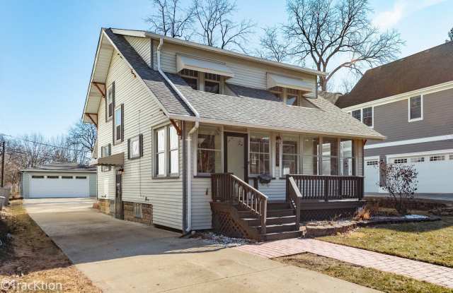 5313 Lyman Avenue Gallery 1