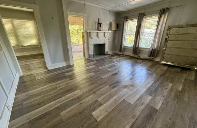 215 Ronnoc Lane - 2-E Gallery 1