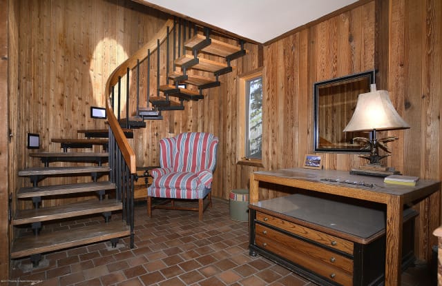 2076 Faraway Road Gallery 4