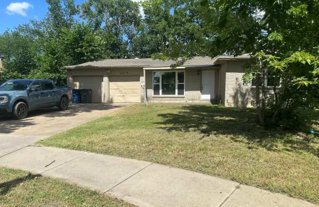 Midtown 3 Bedroom Gem! Available Mid/Late August photos photos Midtown 3 Bedroom Gem! Available Mid/Late August photos photos