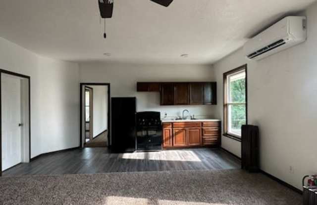 1601 Grandview Blvd - 1601 Grandview Boulevard, Sioux City, IA 51103