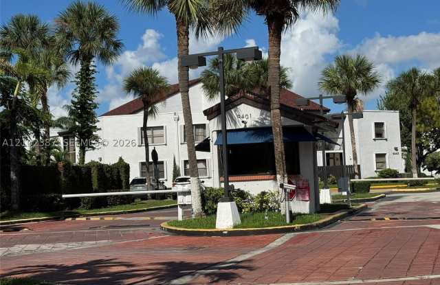 9419 Fontainebleau Blvd Gallery 2