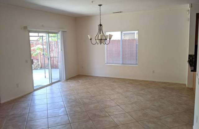 2214 E. Cypress St. Gallery 3