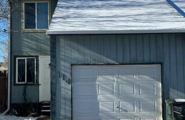 3 bedroom, 2.5 bath 1,256 sqft Townhouse - 114 Westhills Loop, Gillette, WY 82718