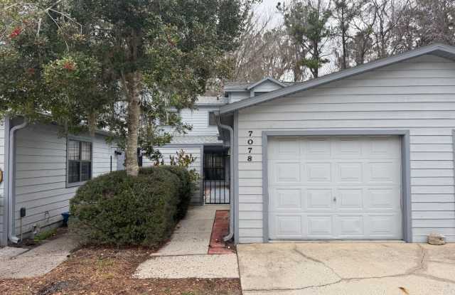 3 Bedroom Backing up to San Felasco Hammock photos photos