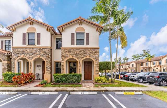 3202 SE 6th St photos photos