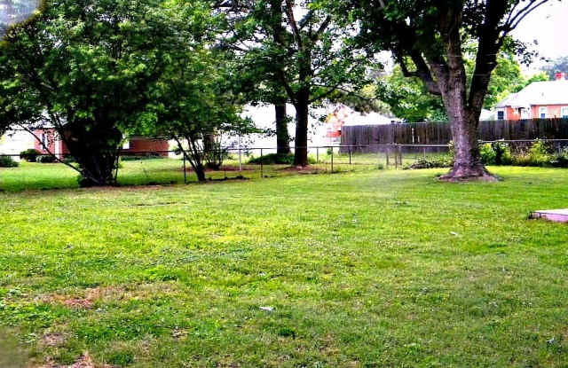 3 BR / 1 BA Fabulous home off Williamsburg Road. Pets considered. Available January 6th, 2020. Gallery 3