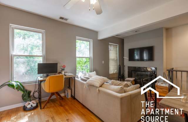 906 North Wood Street photos photos