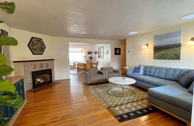 307 Del Norte Lane Gallery 1