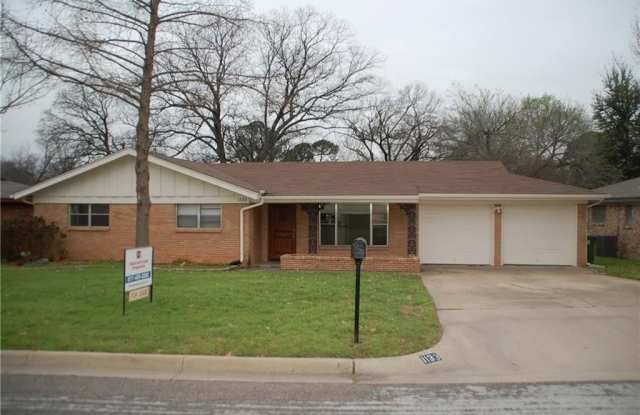 1133 Valley View Drive - 1133 Valley View Drive, Hurst, TX 76053