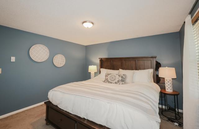 1035 South Mammoth Road photos photos