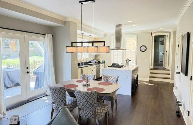 Charming Furnished Home in Roche Harbor Resort Gallery 4