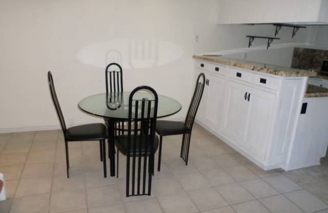 UTC 3 bedroom Townhome Gallery 4
