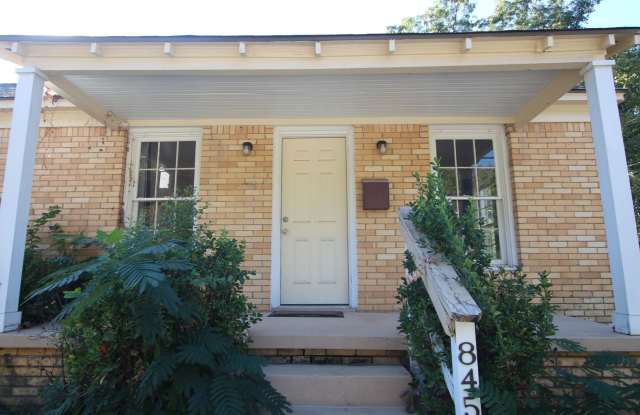 Lease Takeover Opportunity Available! Charming 2 Bedroom in Tyler! Gallery 4