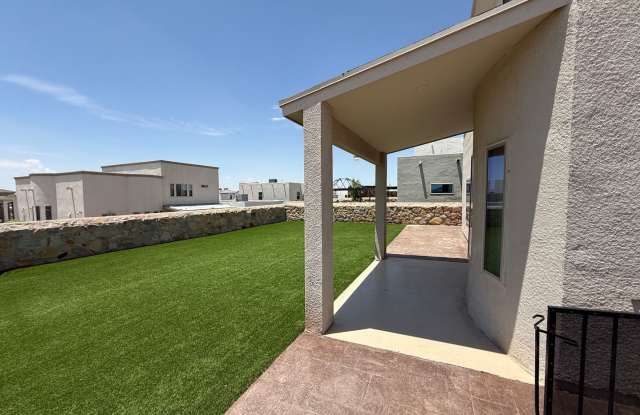 Upper Valley 4 Bdrm 2.5 Bath Gallery 3