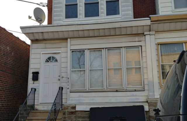 Modern  Comfortable Lawncrest home-North East Philadelphia photos photos