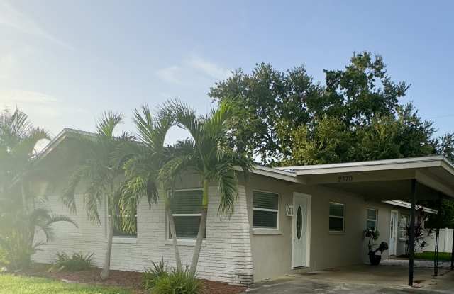 2370 Chaucer Street photos photos