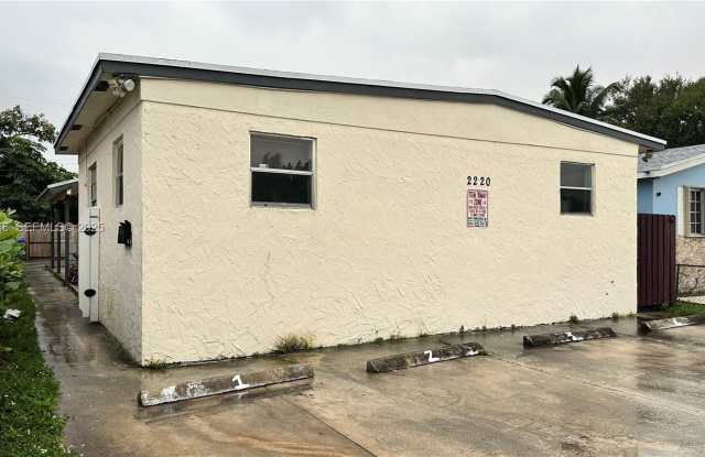 2220 Charleston St photos photos