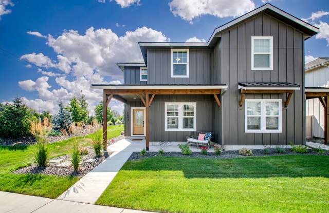 Sophisticated Luxury Townhome in the Heart of Eagle — 3 Beds + 3 Baths + Premium Amenities photos photos
