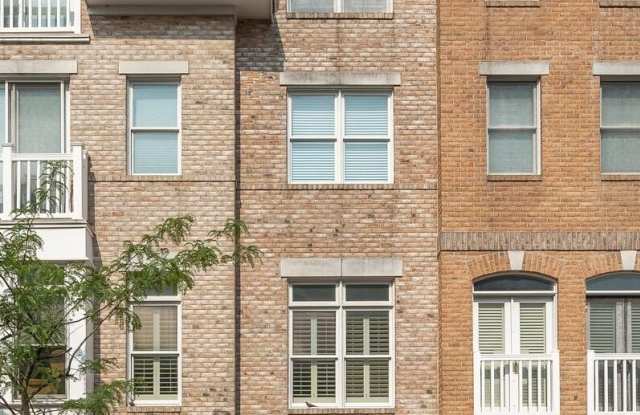 1236 HARBOR ISLAND Walk Gallery 2